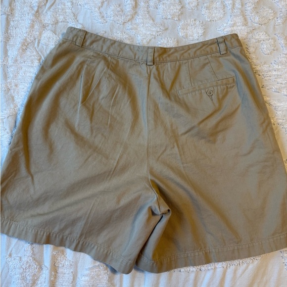 Eddie Bauer Tan Women's Shorts size 12 with pockets A18 - Picture 3 of 8